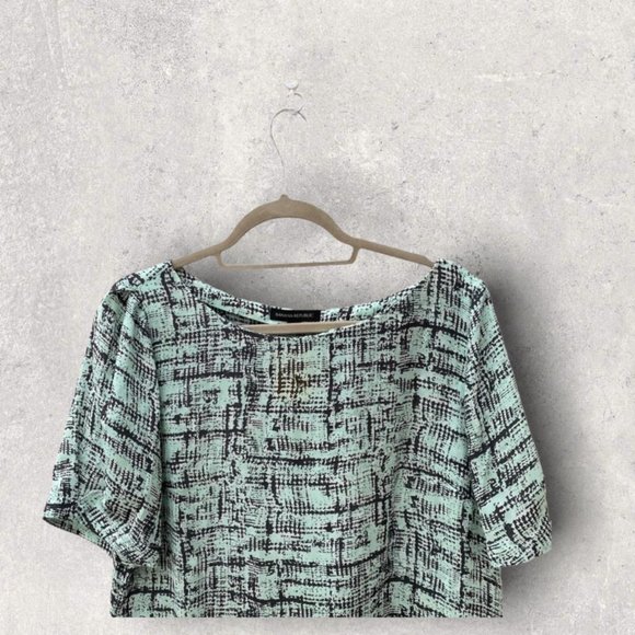 Banana Republic Patterned Short Sleeve Blouse, Size Large - Picture 2 of 3